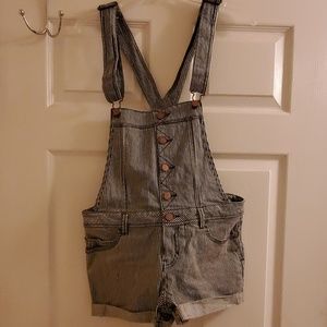 Striped overall shorts